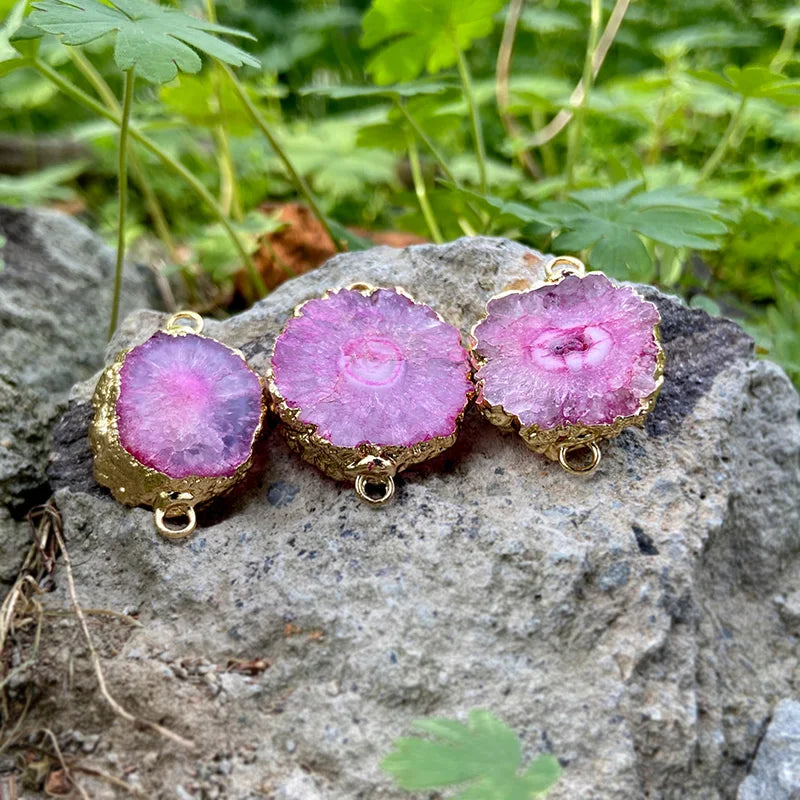 Pendentif irrégulier en pierre naturelle neuve 2 pièces