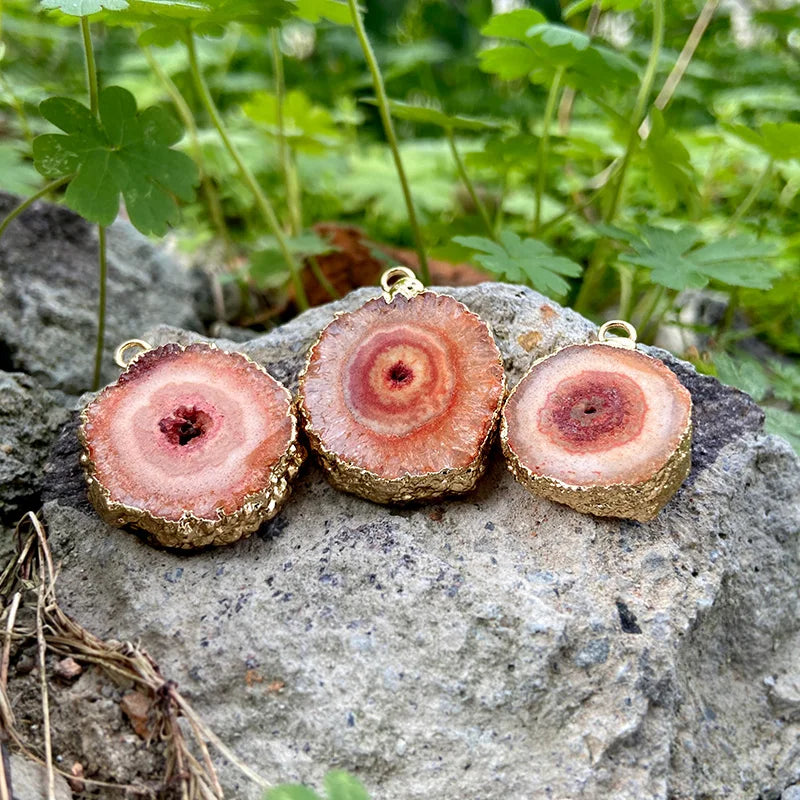 Pendentif irrégulier en pierre naturelle neuve 2 pièces