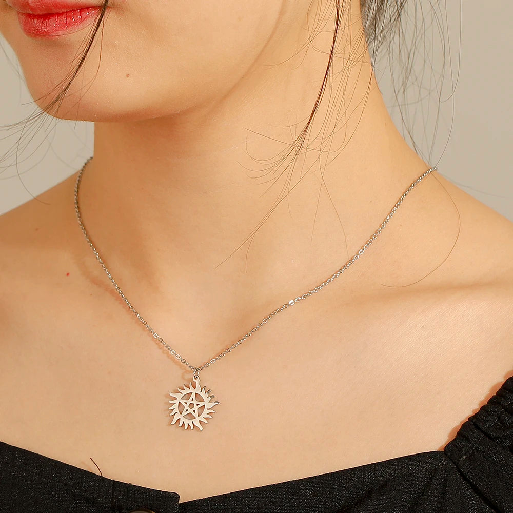 Collier Pentagramme Soleil en Acier Inoxydable Skyrim