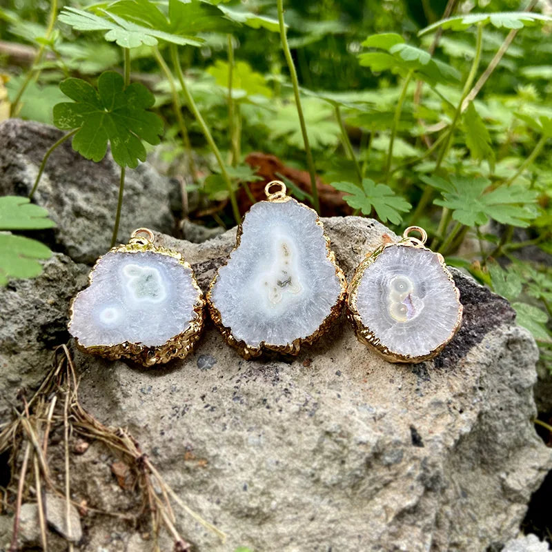 Pendentif irrégulier en pierre naturelle neuve 2 pièces