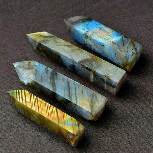 Prismes hexagonaux en quartz labradorite naturelle