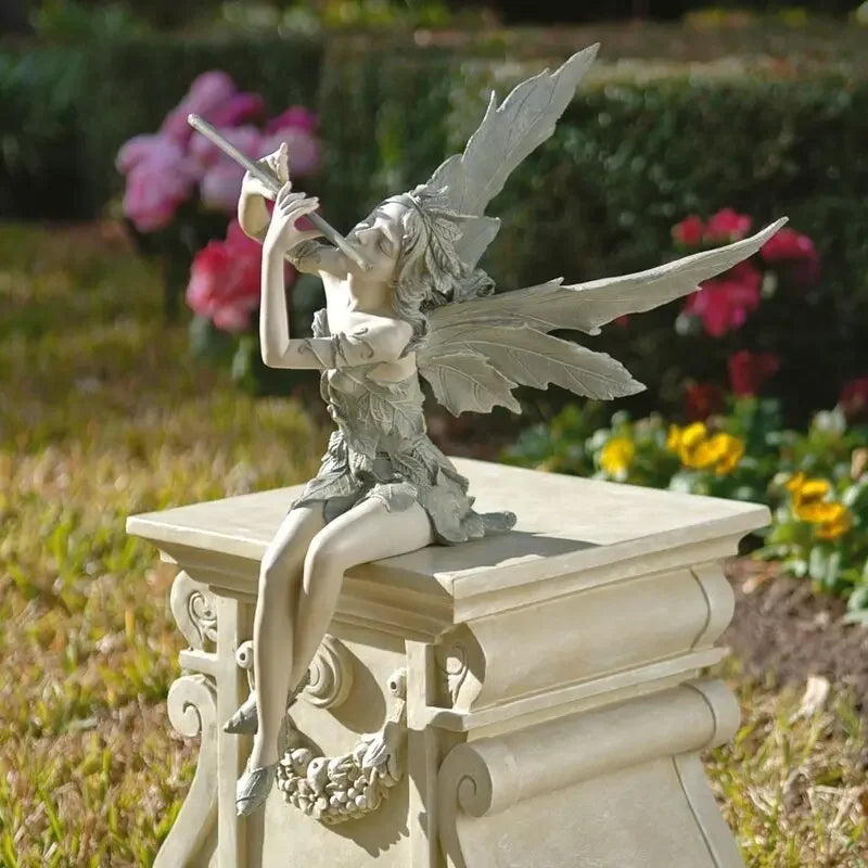 Statue de Fée Flûtiste Assise – Sculpture en Résine Artisanale et Décorative