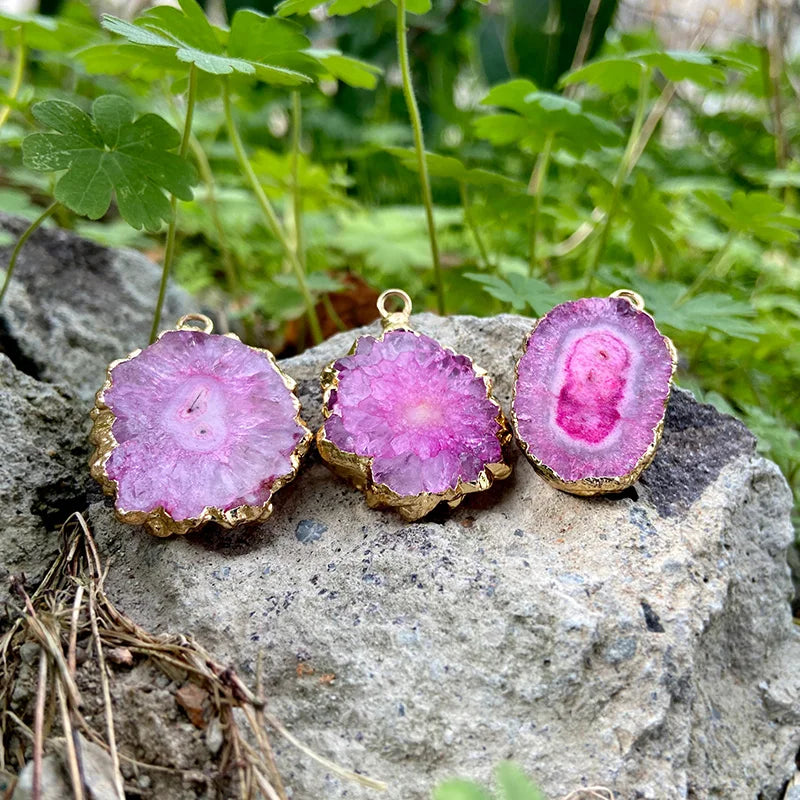 Pendentif irrégulier en pierre naturelle neuve 2 pièces